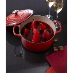 Le Creuset Gietijzeren Braadpan - 26cm 5,3 L - Kersenrood 14 Le Creuset Gietijzeren Braadpan - 26cm 5,3 L - Kersenrood -Thuiskeuken 1200x1200 10
